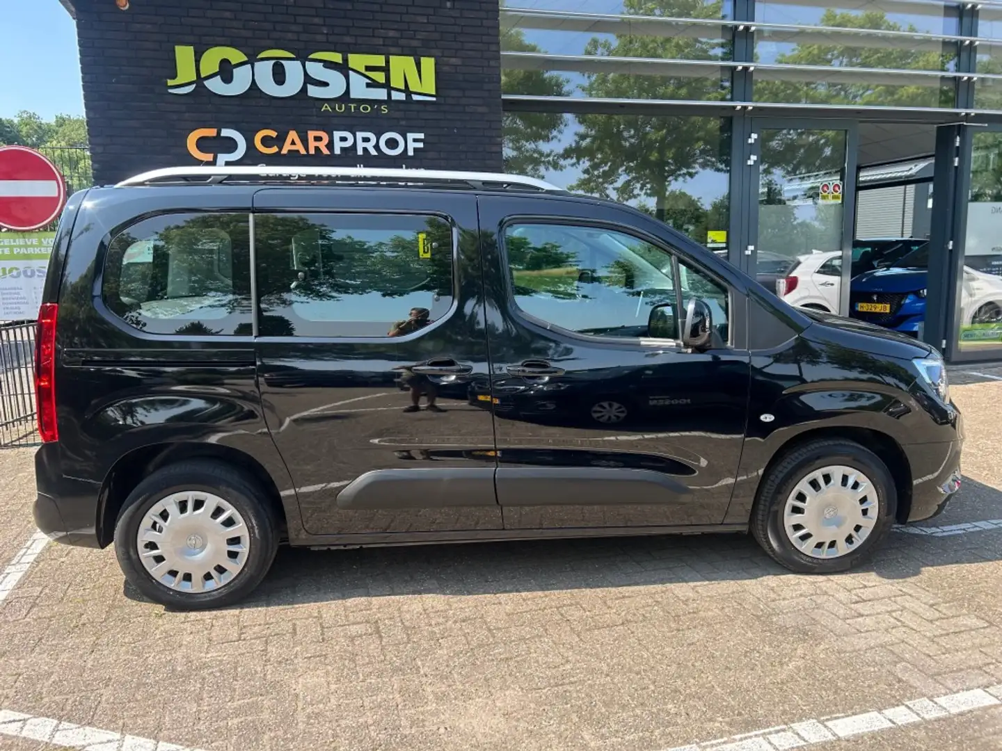 Opel Combo Life 1.2 TURBO ELEGANCE Zwart - 2