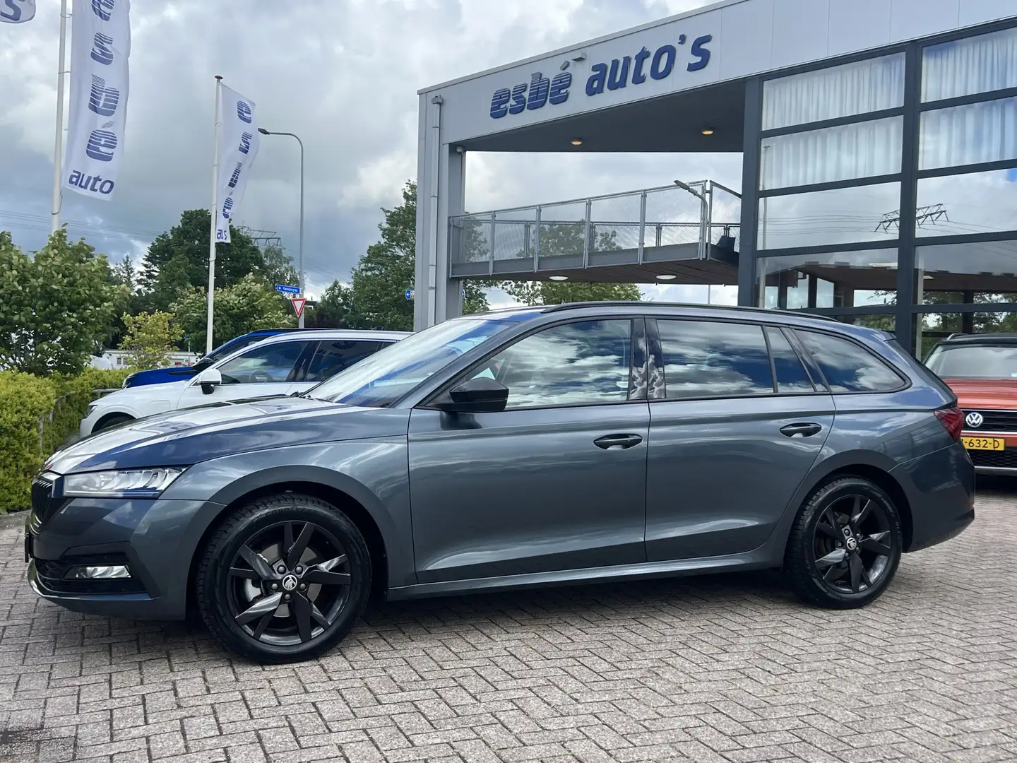 Skoda Octavia Combi 1.0 e-TSI Automaat Business Edition Navi Tre Grijs - 2