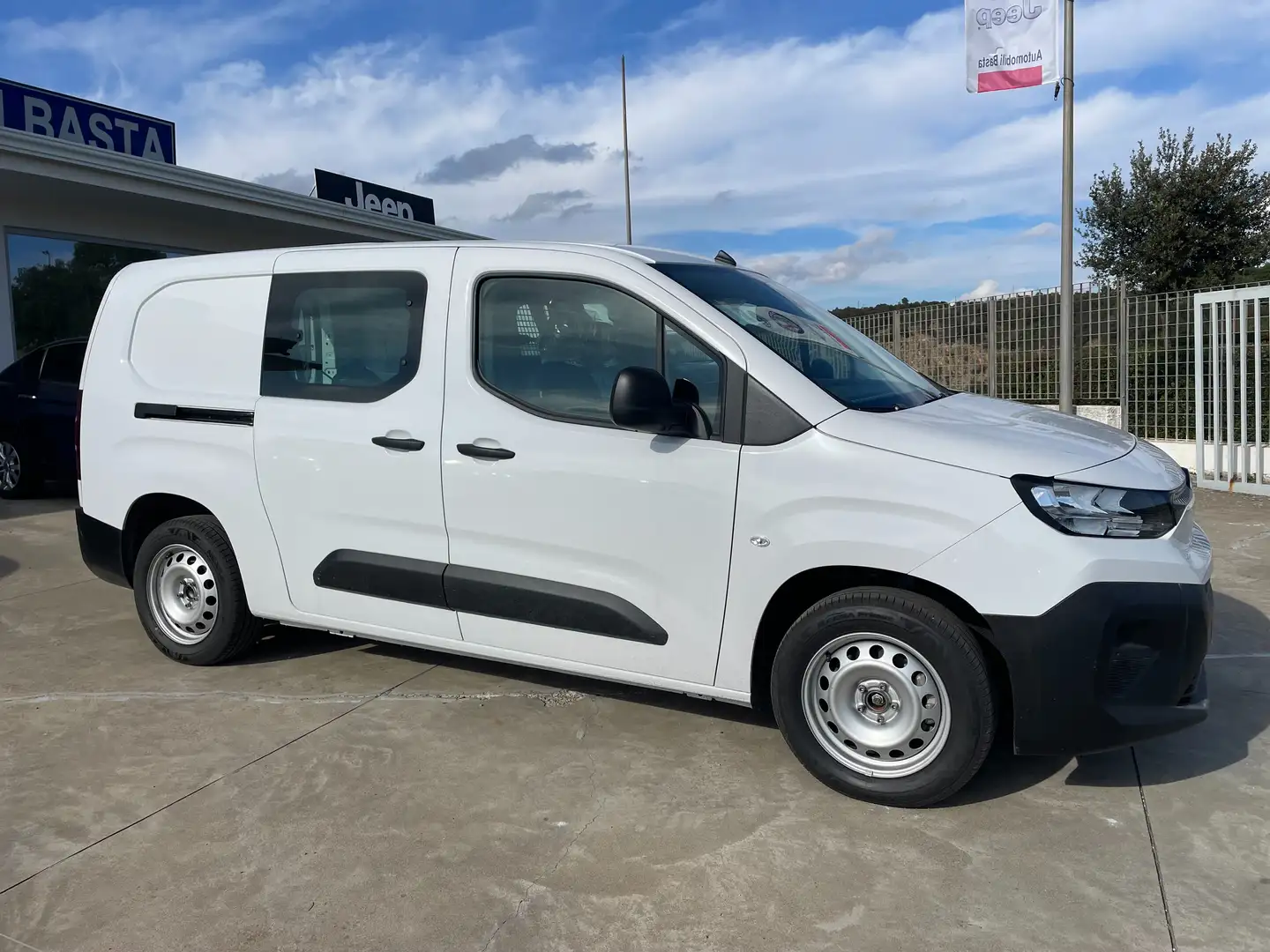 Citroen Berlingo Van XL Doppia Cabina Mobile Hdi (NUOVO) Bianco - 2