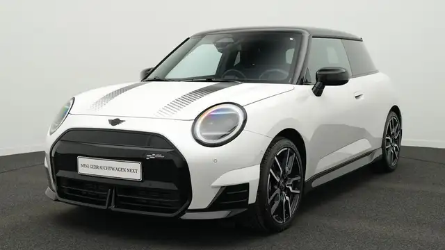 MINI Cooper E John Cooper Works Trim