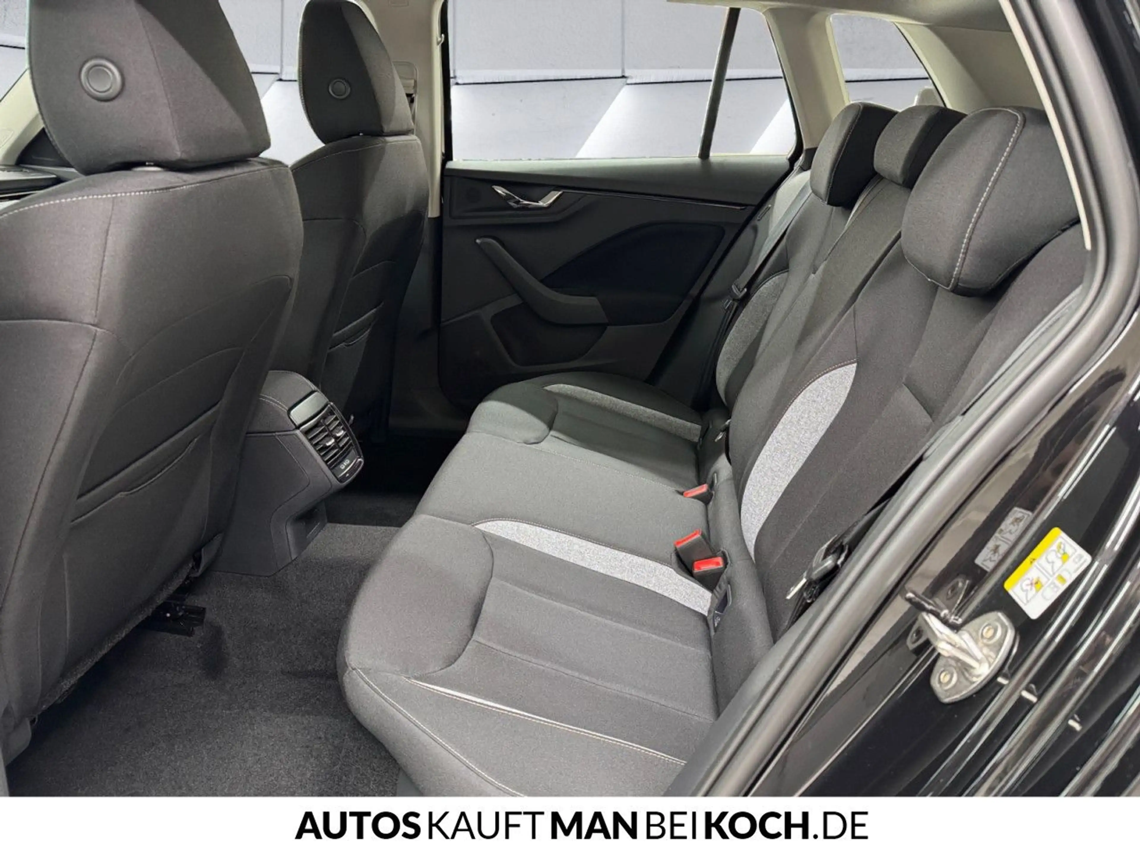 Skoda Kamiq 1.0 TSI Selection DSG LED DAB AHK PDC Tempo — photo 8