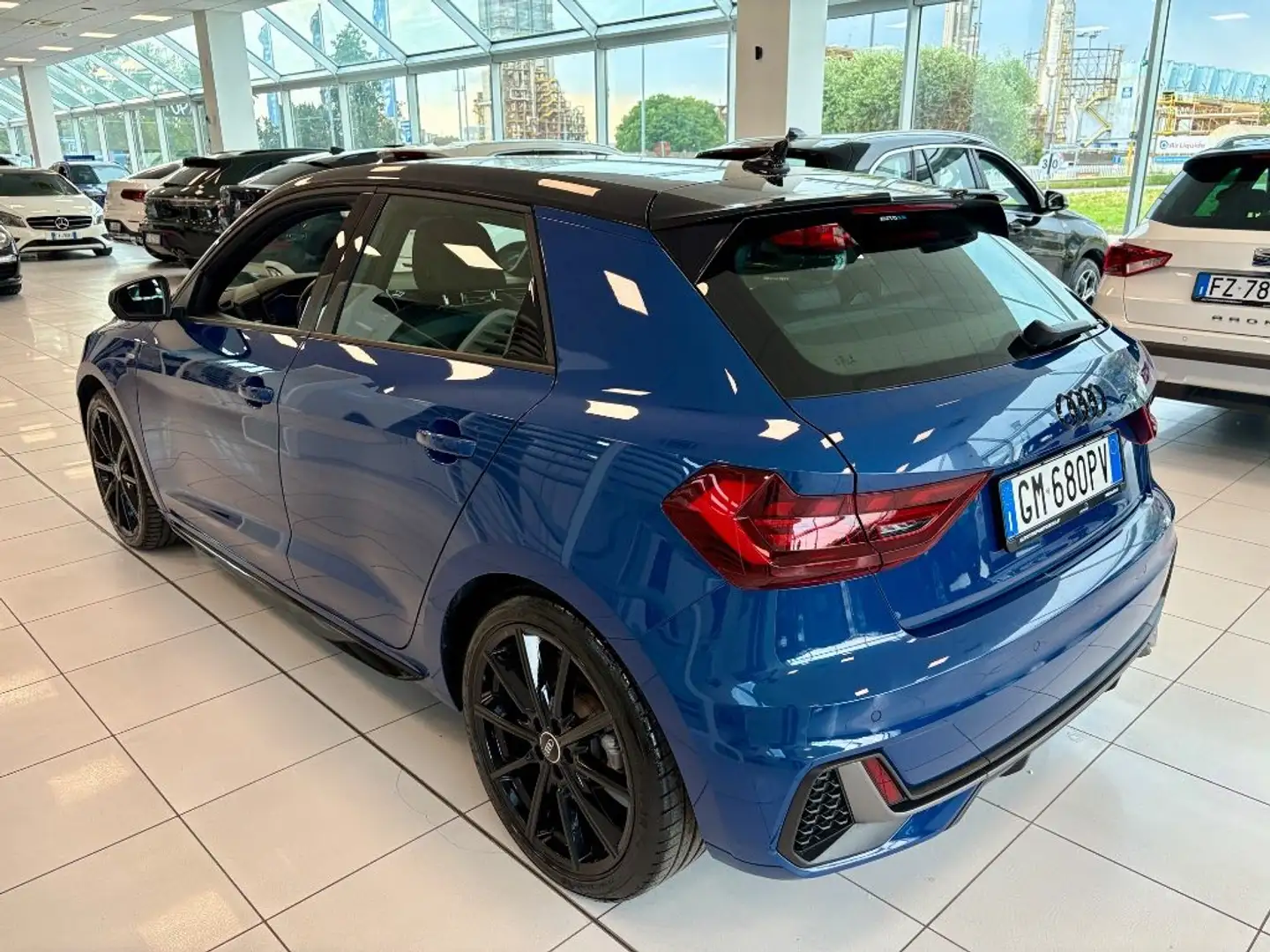 Audi A1 SPB 35 TFSI S tronic Identity Black Blau - 2