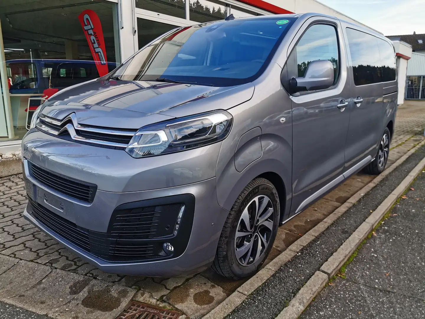 Citroen Spacetourer Ë-Spacetourer Shine M Elektromotor 136 Silber - 1