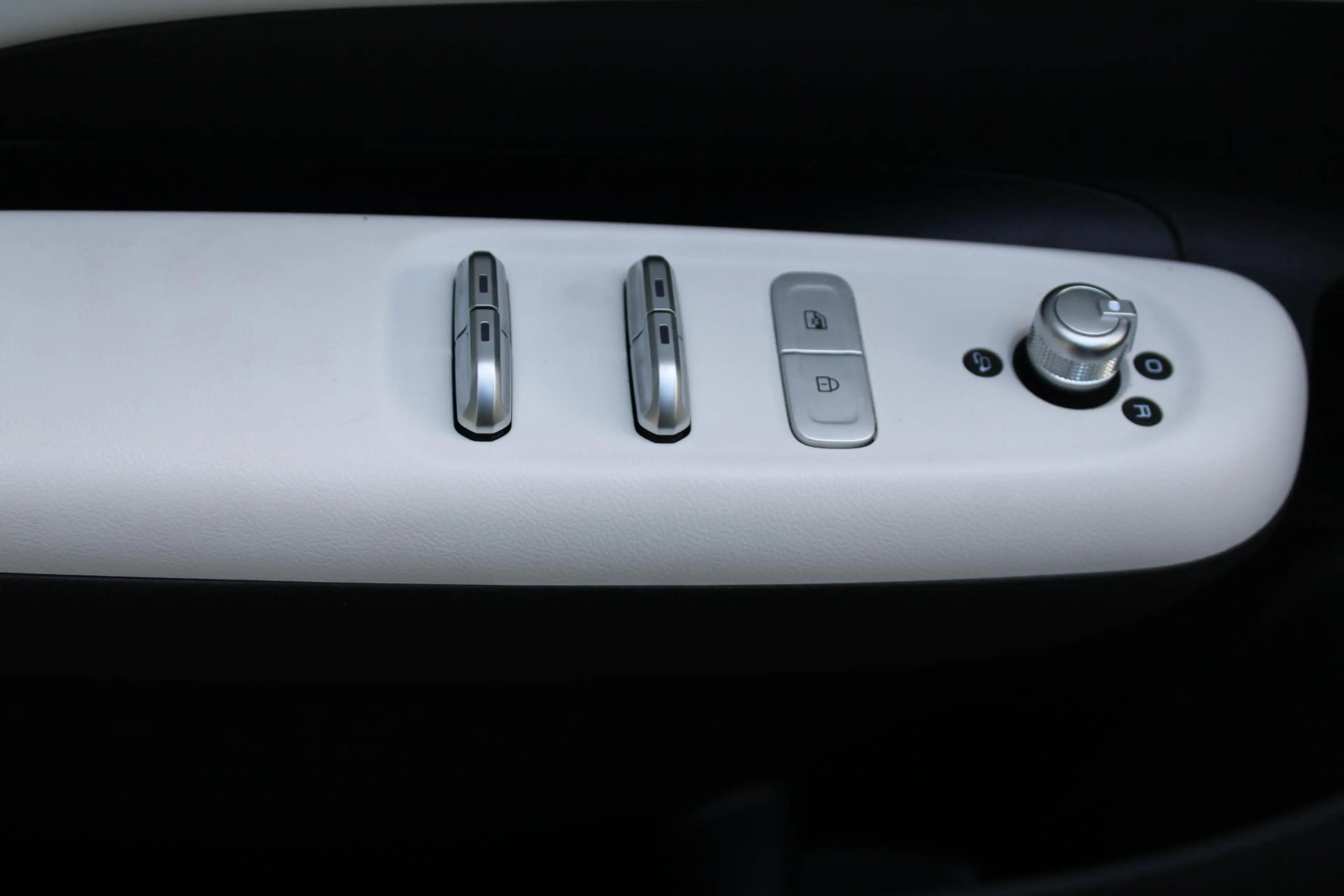 Dongfeng Box Premium Edition 42 kWh — photo 13