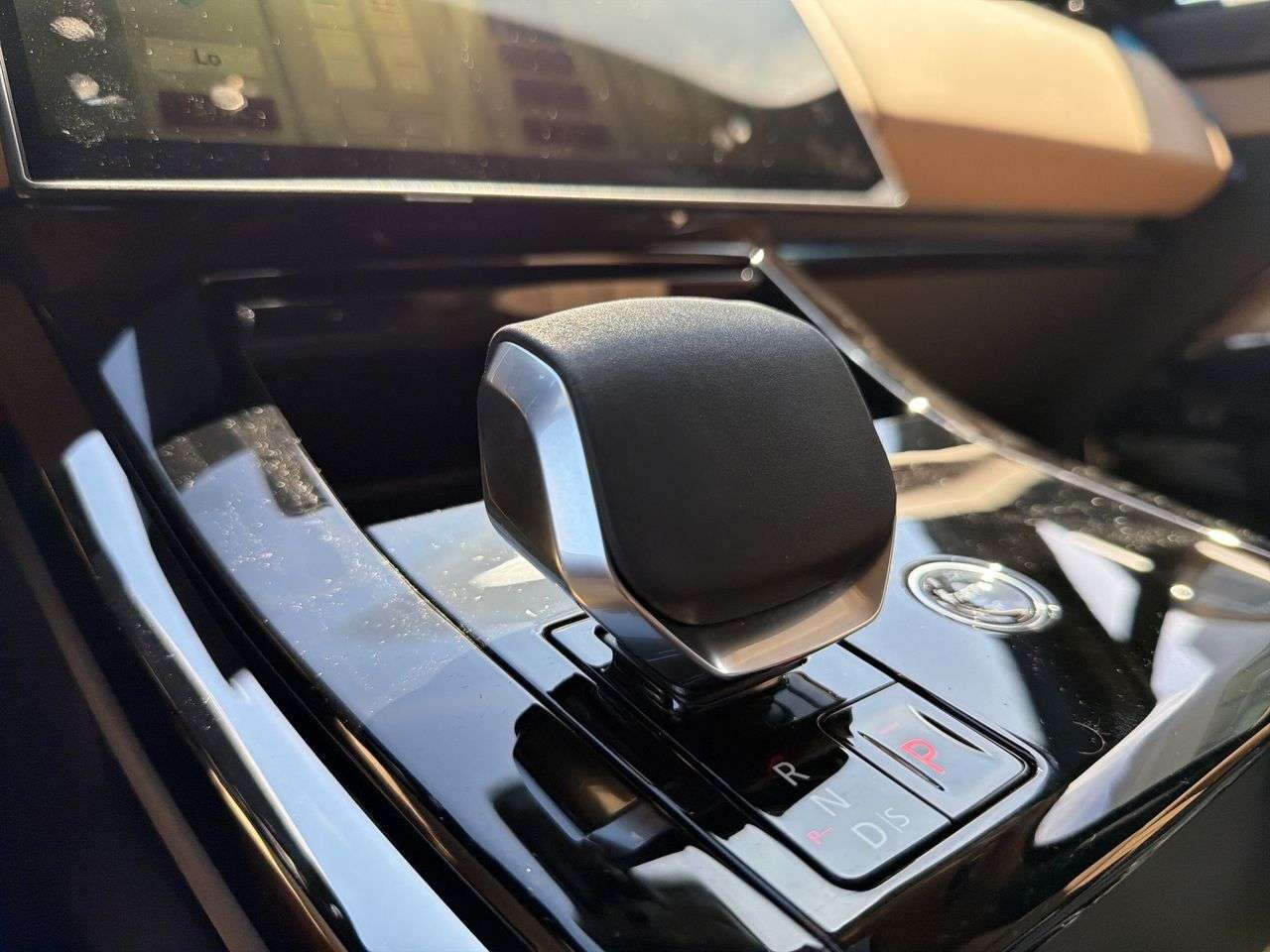 2026 Land Rover Range Rover Sport P530 Dynamic SE thumb 17
