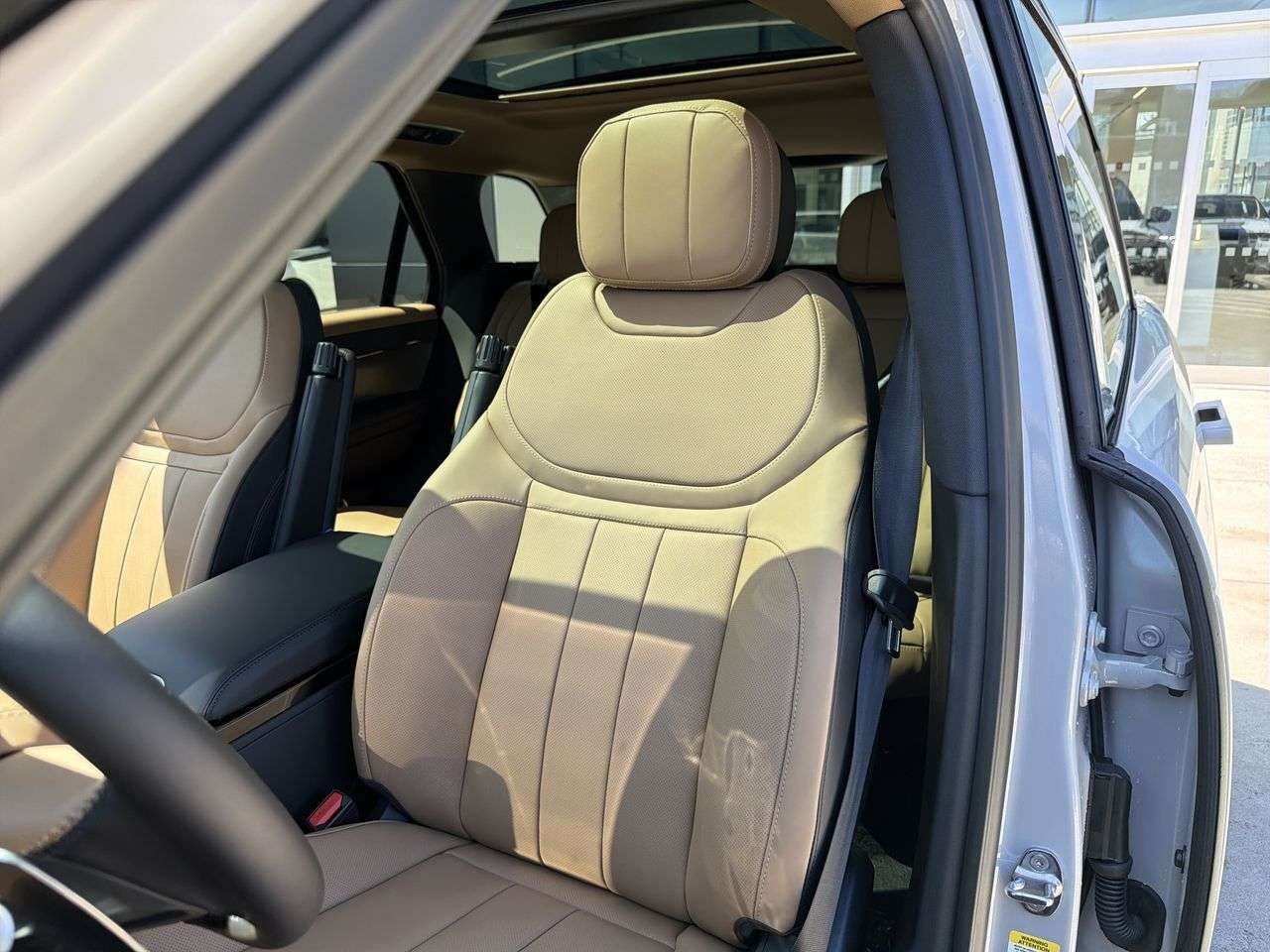 2026 Land Rover Range Rover Sport P530 Dynamic SE thumb 8