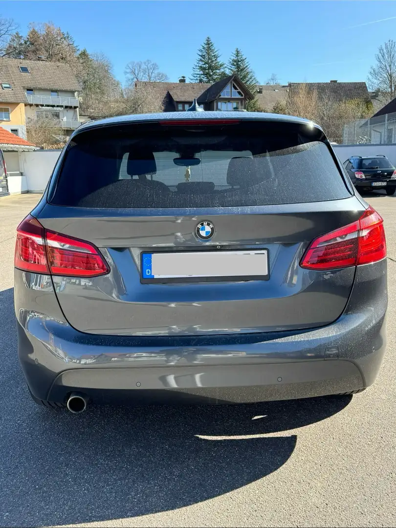 BMW 218 218d Active Tourer Aut. Luxury Line Grau - 2