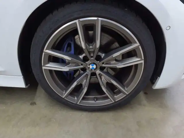 BMW 3 Series view 14