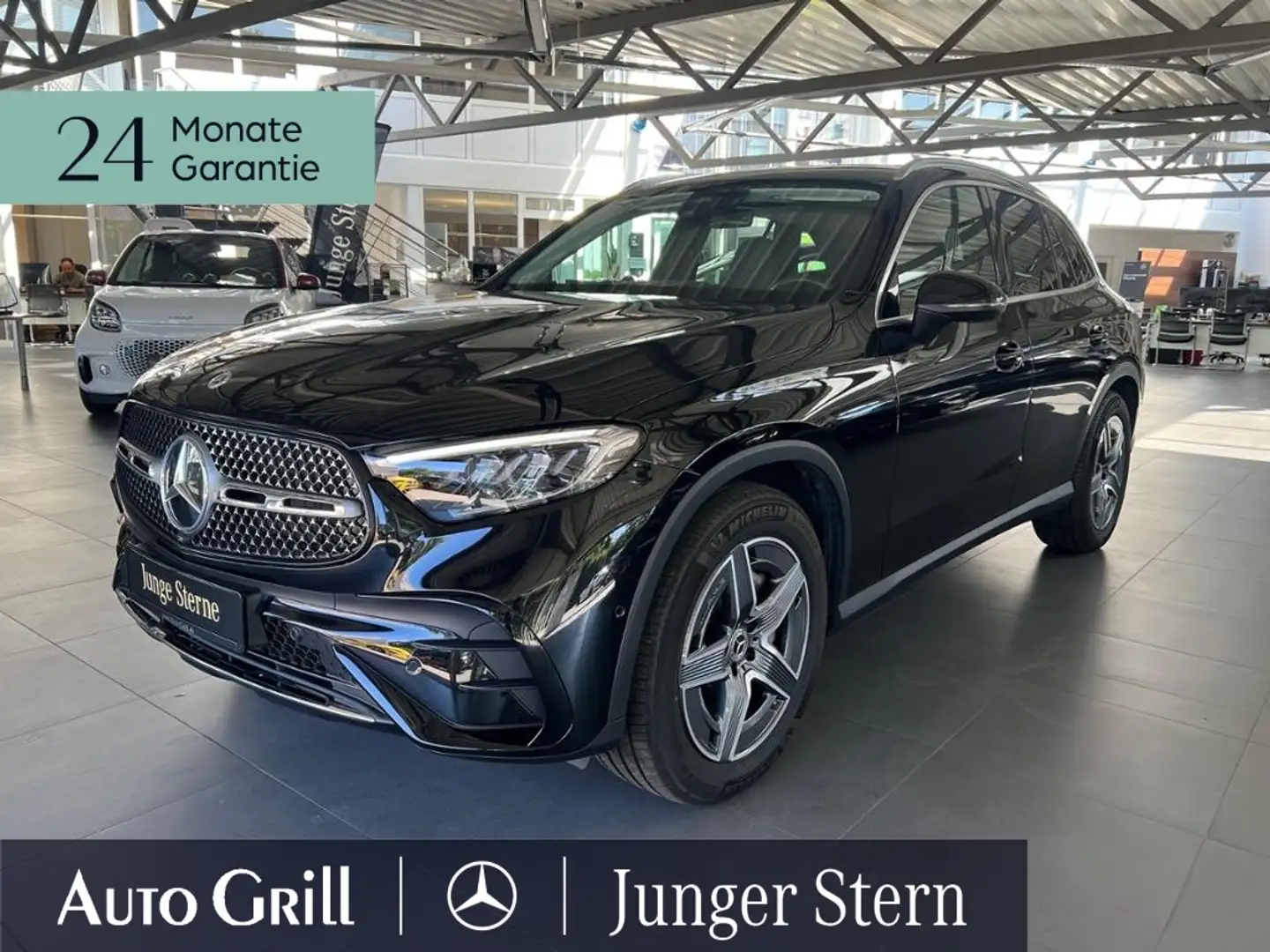 Mercedes-Benz GLC 200 4M AMG Line Advanced Plus Lenkhz DistrOD Zwart - 2