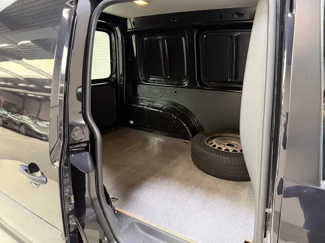 Volkswagen Caddy view 8