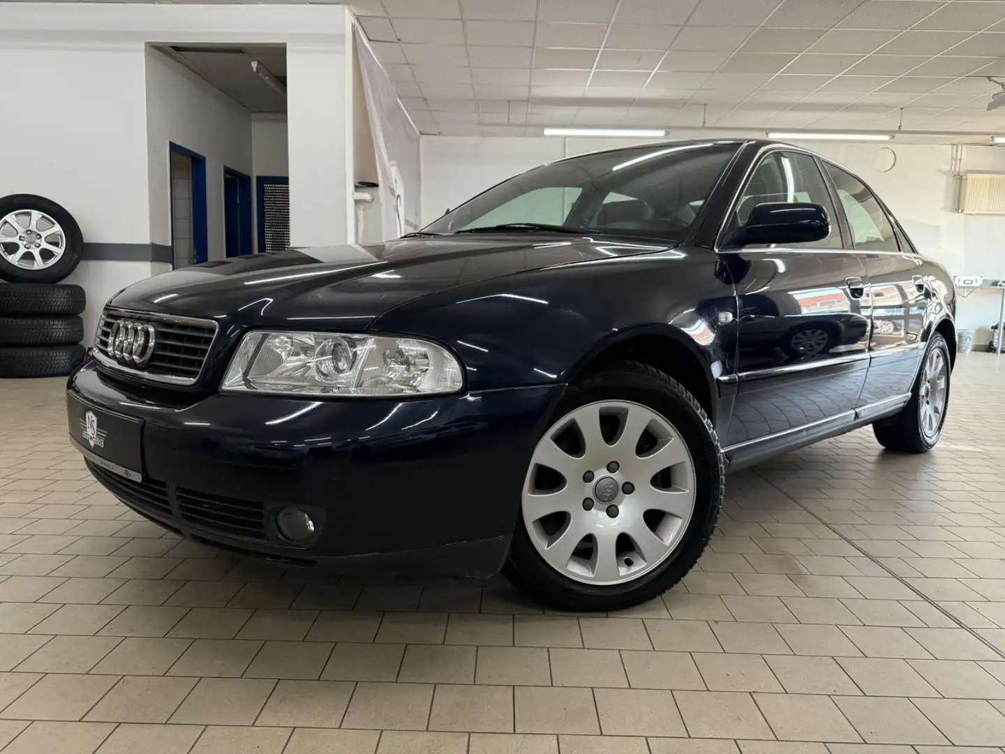 Audi A4 2.4 Lim. *1. Hand*TÜV*Klimatr.*SHZ* Kék - 1