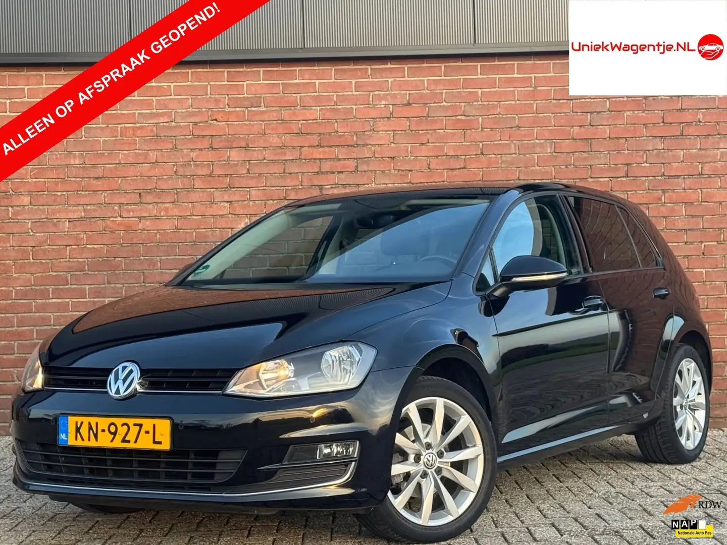 Volkswagen Golf 1.2 TSI | NL-AUTO! | LEDER/STOF! | NAVI! Noir - 1