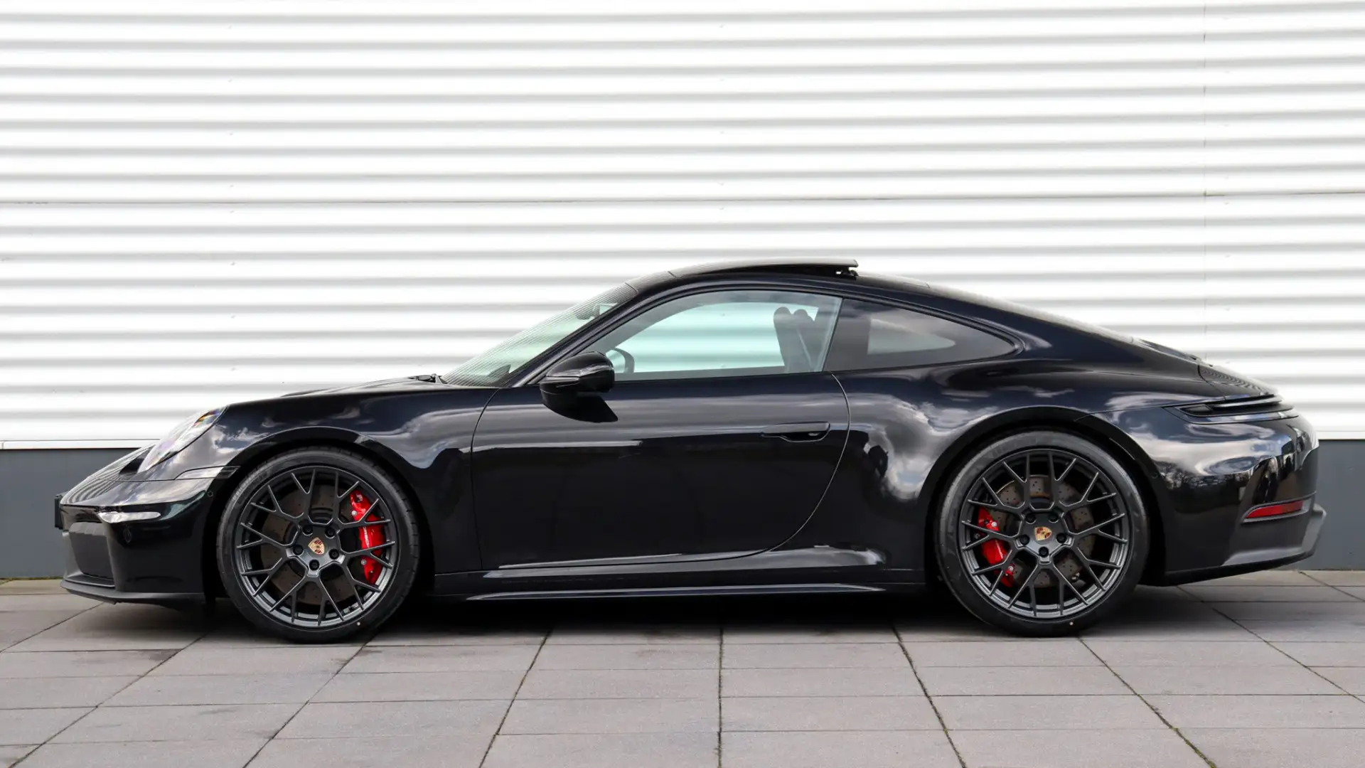 Porsche 992 992.2 3.0 Carrera 4 GTS | Lift | Schuifdak | BOSE Zwart - 2