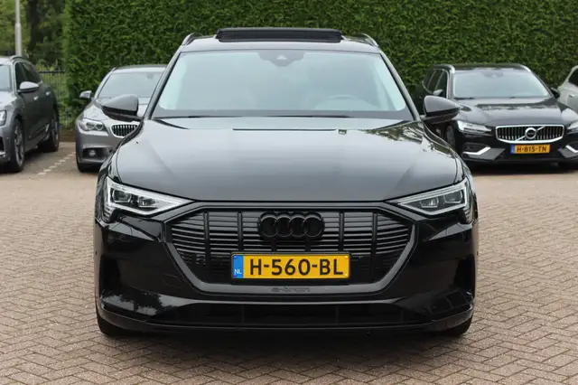 Audi E-Tron view 9