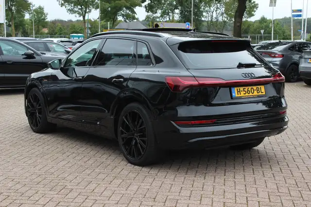 Audi E-Tron view 4