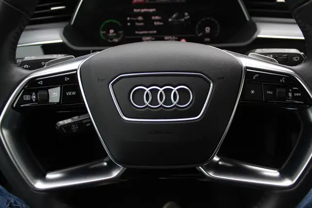 Audi E-Tron view 28