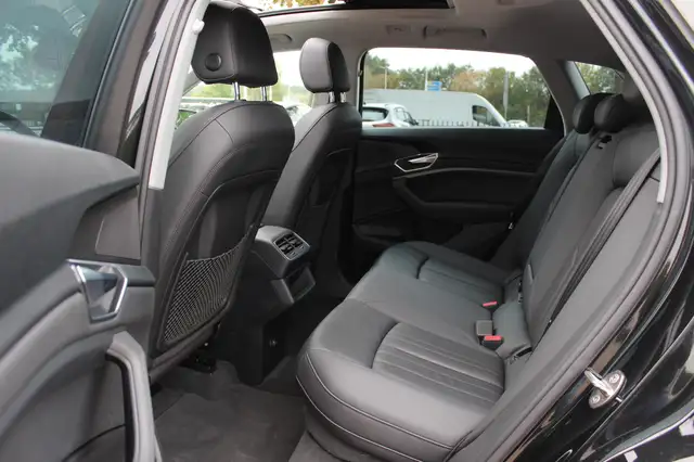 Audi E-Tron view 11