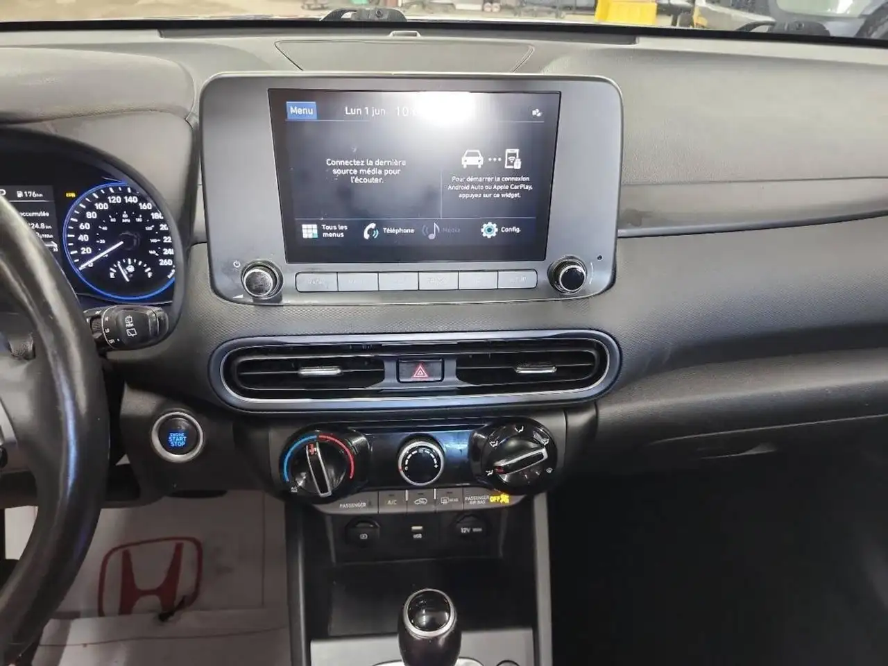 Hyundai KONA снимка Hyundai KONA