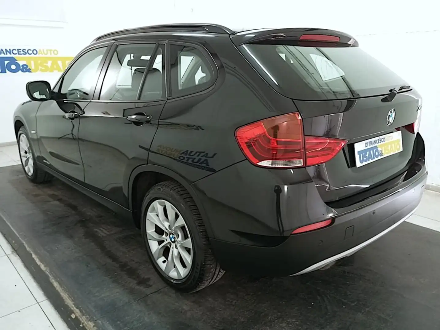 BMW X1 sdrive18d Futura Nero - 2