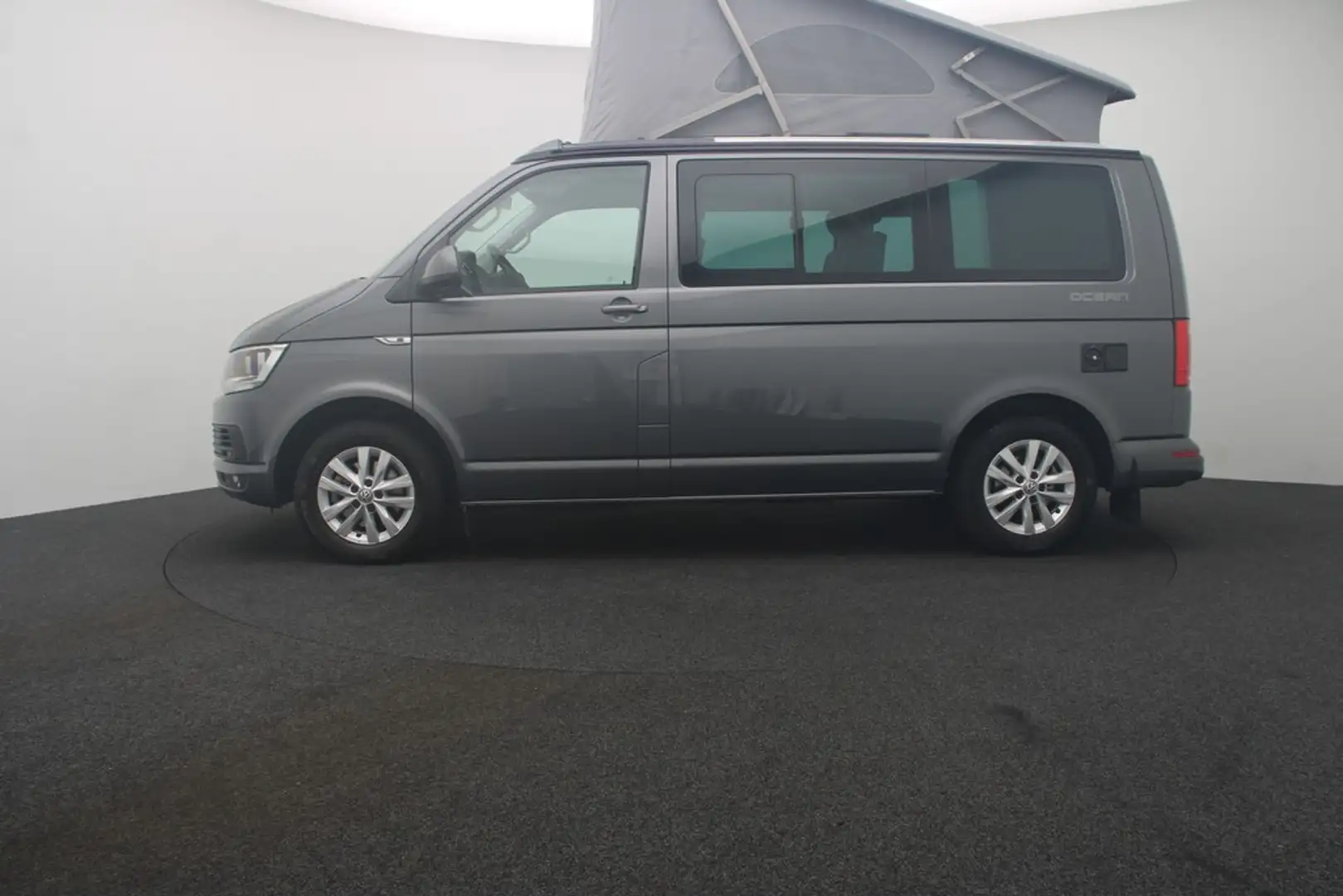 Volkswagen T6 California Ocean 2.0 TDI Navi AHK GJR DAB+ Grijs - 2