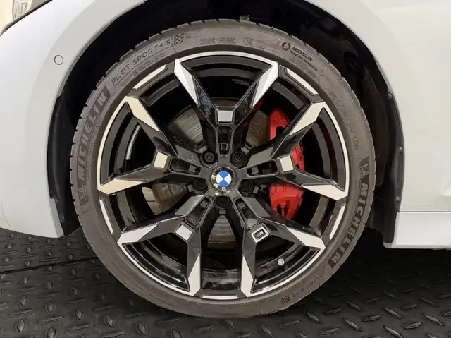 BMW 3 Series view 6