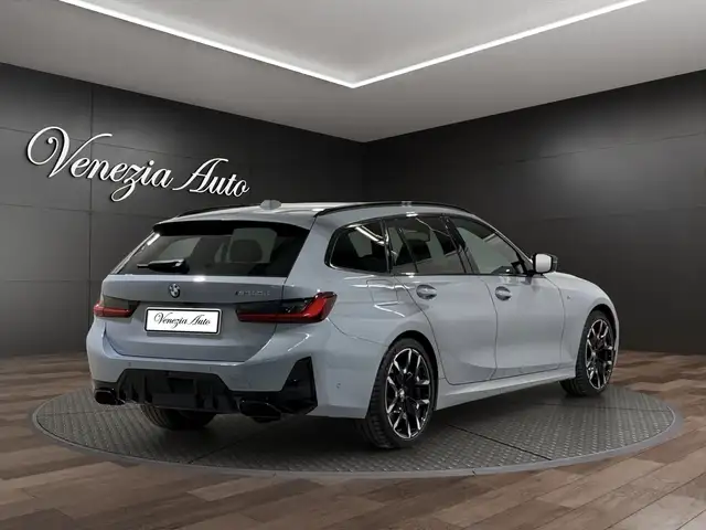 BMW 3 Series view 4