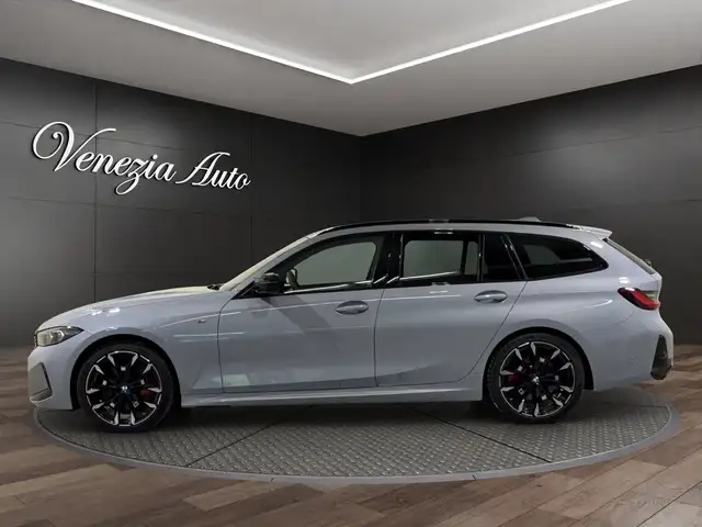 BMW 3 Series view 3