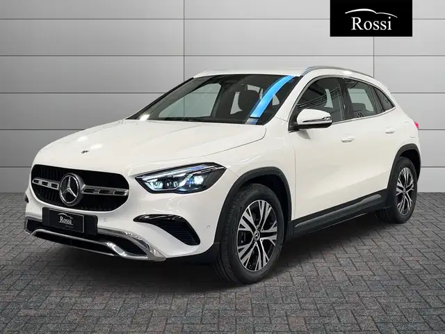 Mercedes-Benz GLA 180 d Automatic