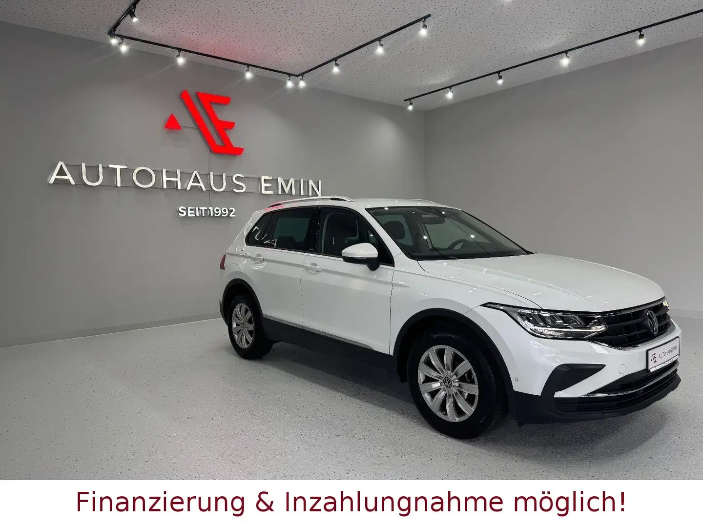 Volkswagen Tiguan 1.5 TSI Active *1.HAND, VW GARANTIE!* Weiß - 1