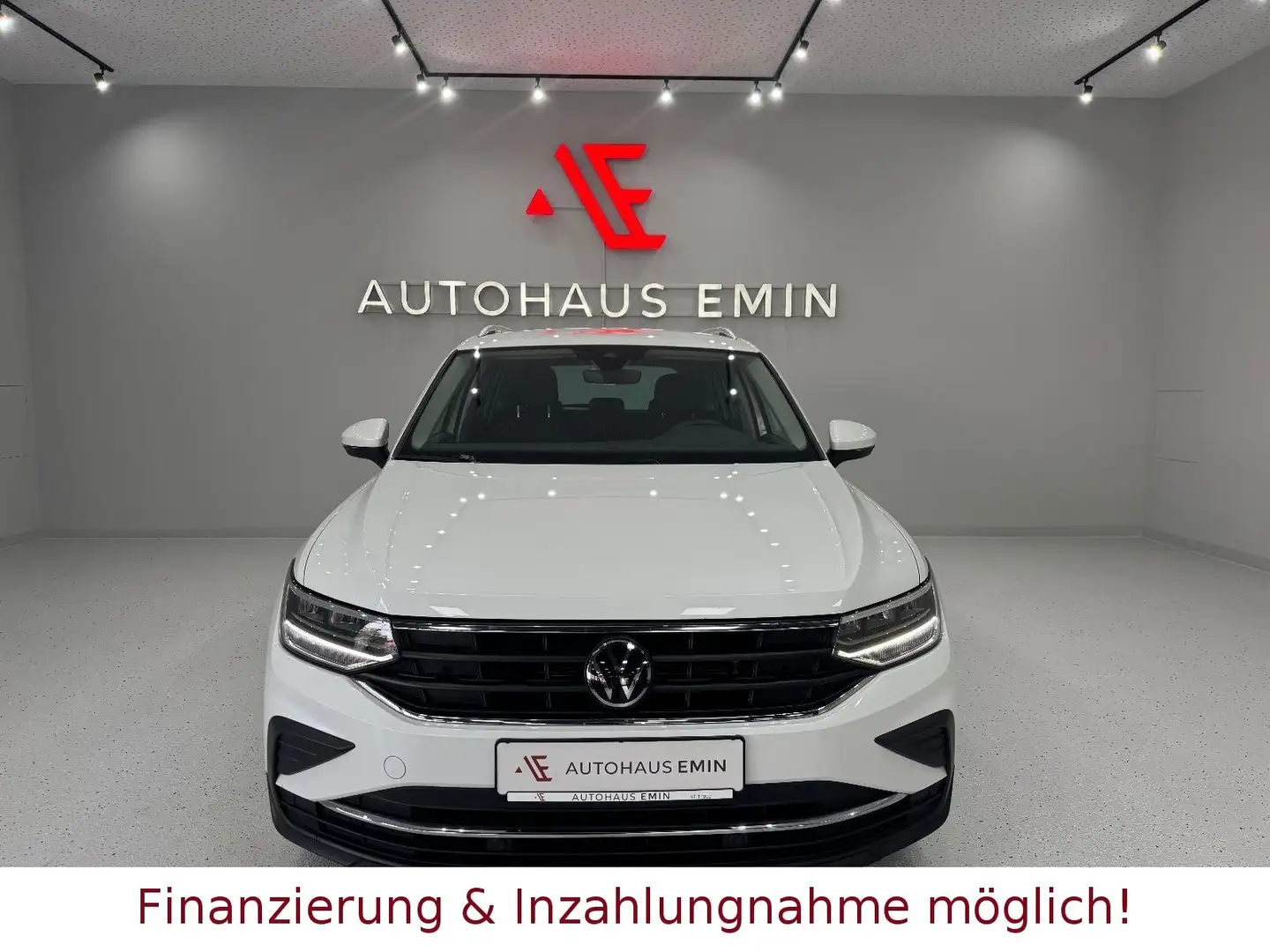 Volkswagen Tiguan 1.5 TSI Active *1.HAND, VW GARANTIE!* Weiß - 2