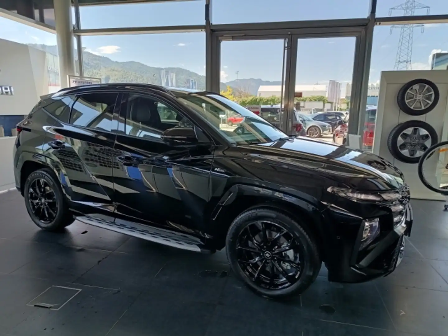 Hyundai TUCSON TUCSON BLACK WING 1,6 HYBRID 4WD Noir - 1