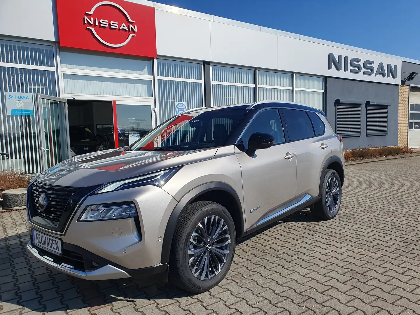 Nissan X-Trail 1.5 VC-T e-POWER e-4ORCE Tekna 4x4 Voll-LED, Leder Goud - 1