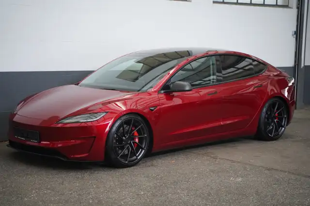 Tesla Model 3 Performance *Highland*Tiefer foliert