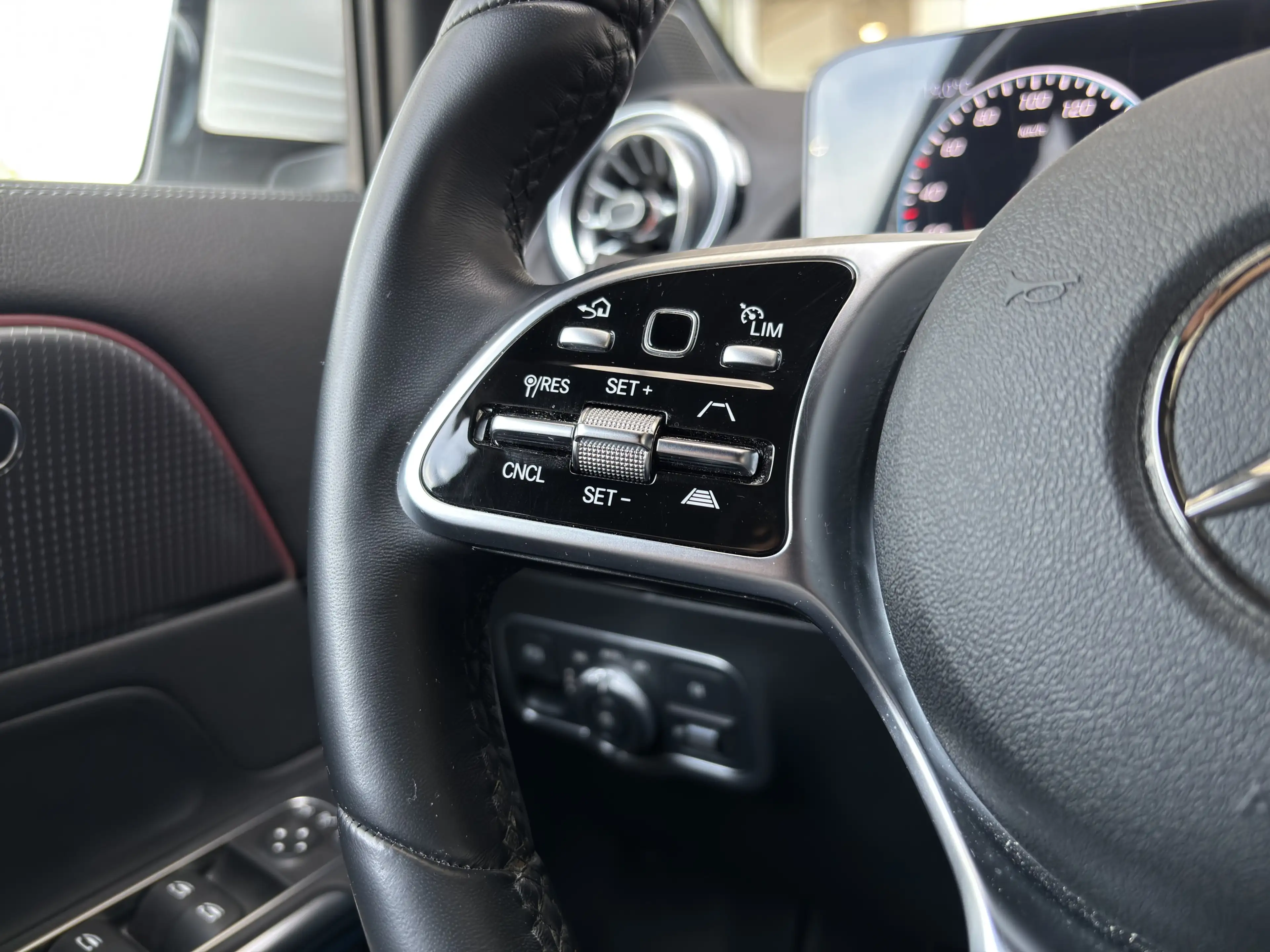 Mercedes-Benz EQA 250 AHK PROGRESSIVE PAKET KAM KEYL MEMOR — photo 15