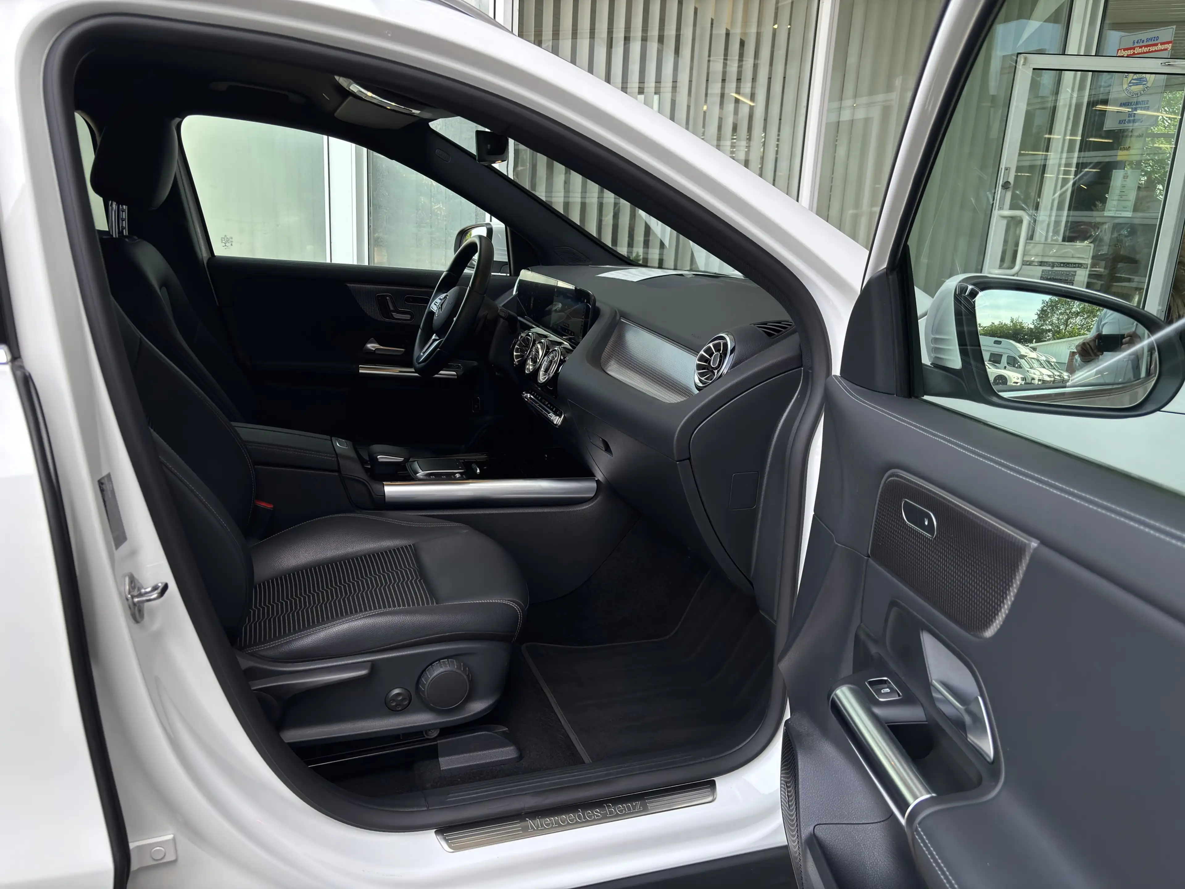 Mercedes-Benz EQA 250 AHK PROGRESSIVE PAKET KAM KEYL MEMOR — photo 11