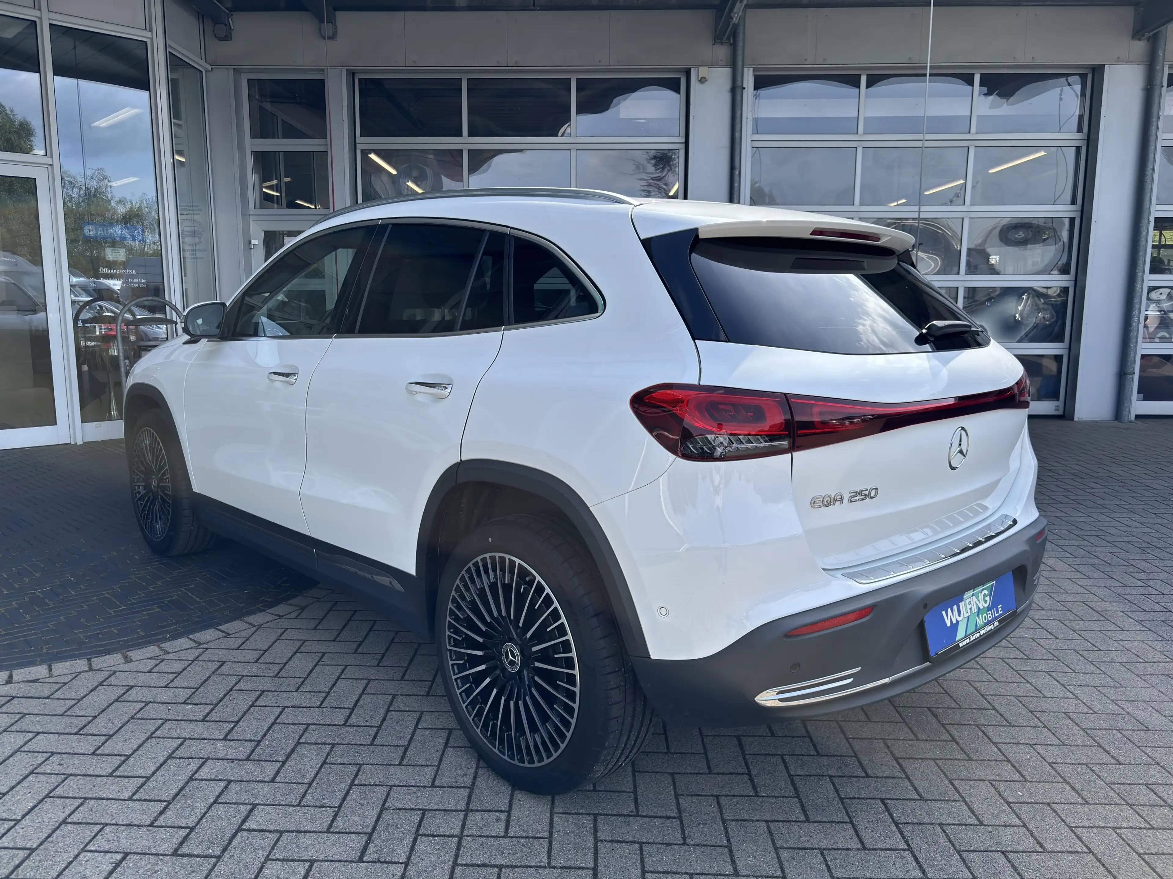 Mercedes-Benz EQA 250 AHK PROGRESSIVE PAKET KAM KEYL MEMOR — photo 6