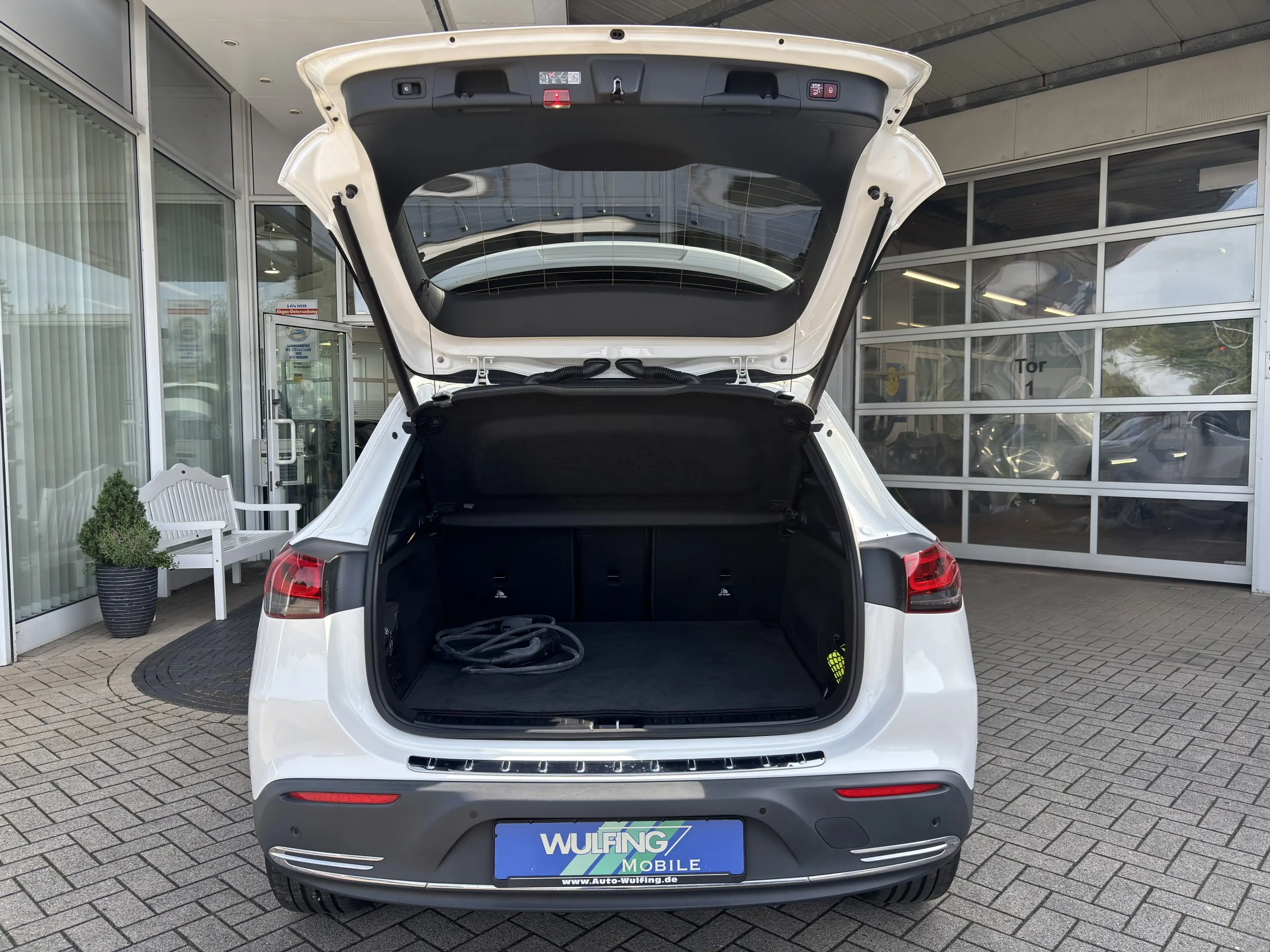 Mercedes-Benz EQA 250 AHK PROGRESSIVE PAKET KAM KEYL MEMOR — photo 8