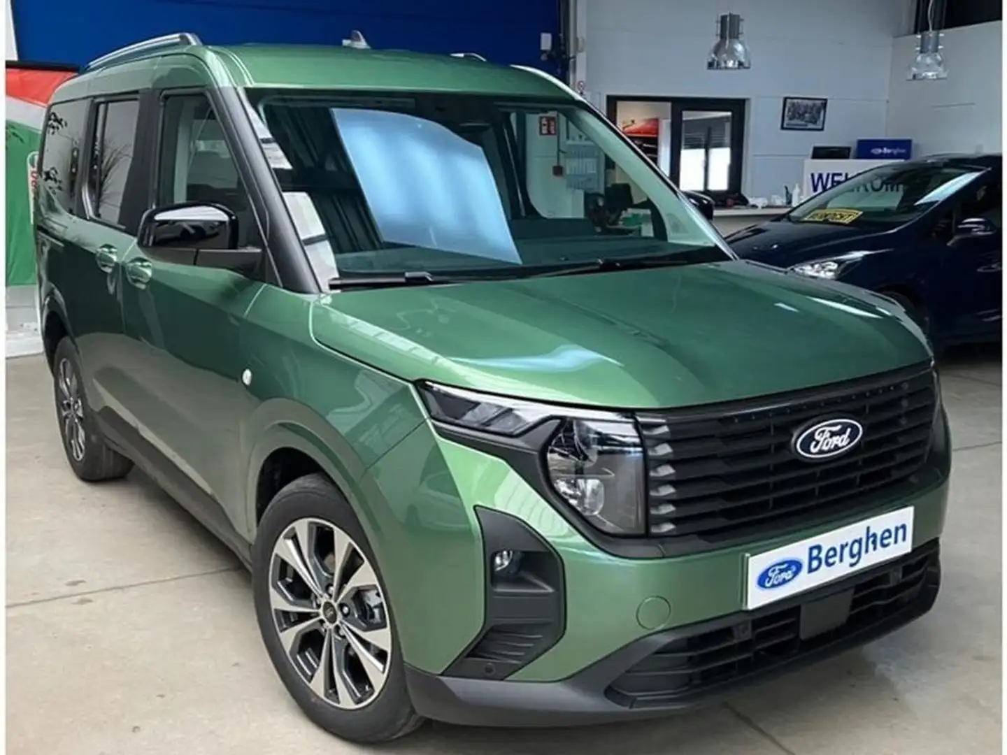 Ford Tourneo Courier Titanium Vert - 1