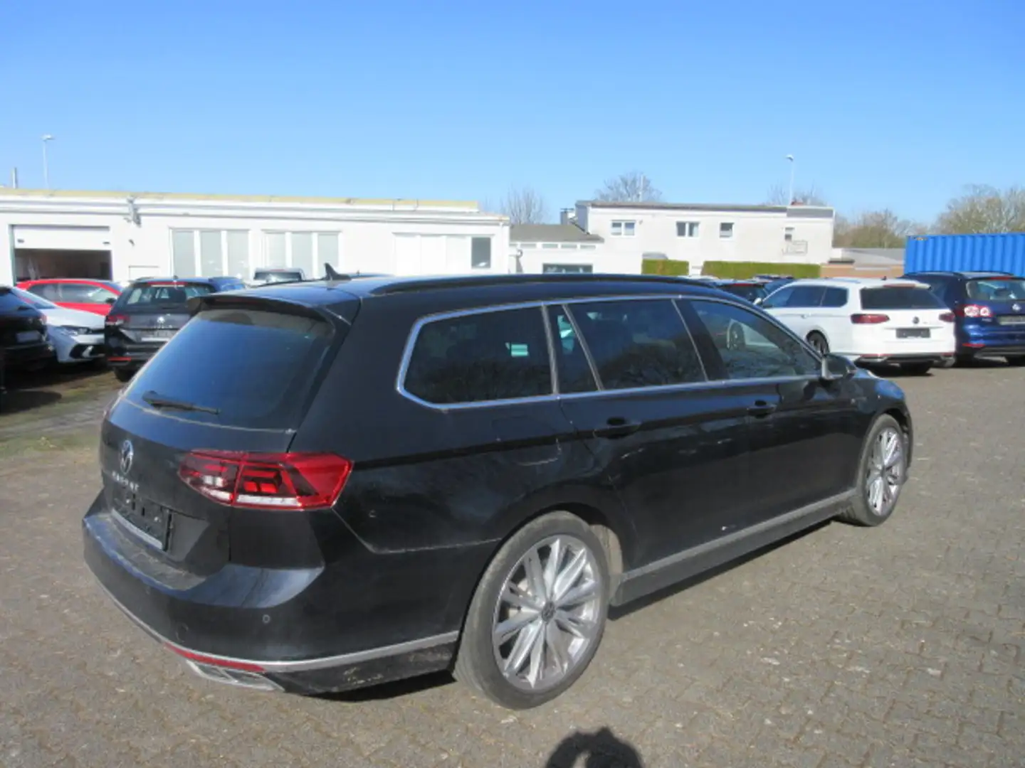 Volkswagen Passat Variant Business R-Line 2.0 TDI DSG NAVI AHK ALU 19 LEDER KAMERA SITZHZG Schwarz - 2