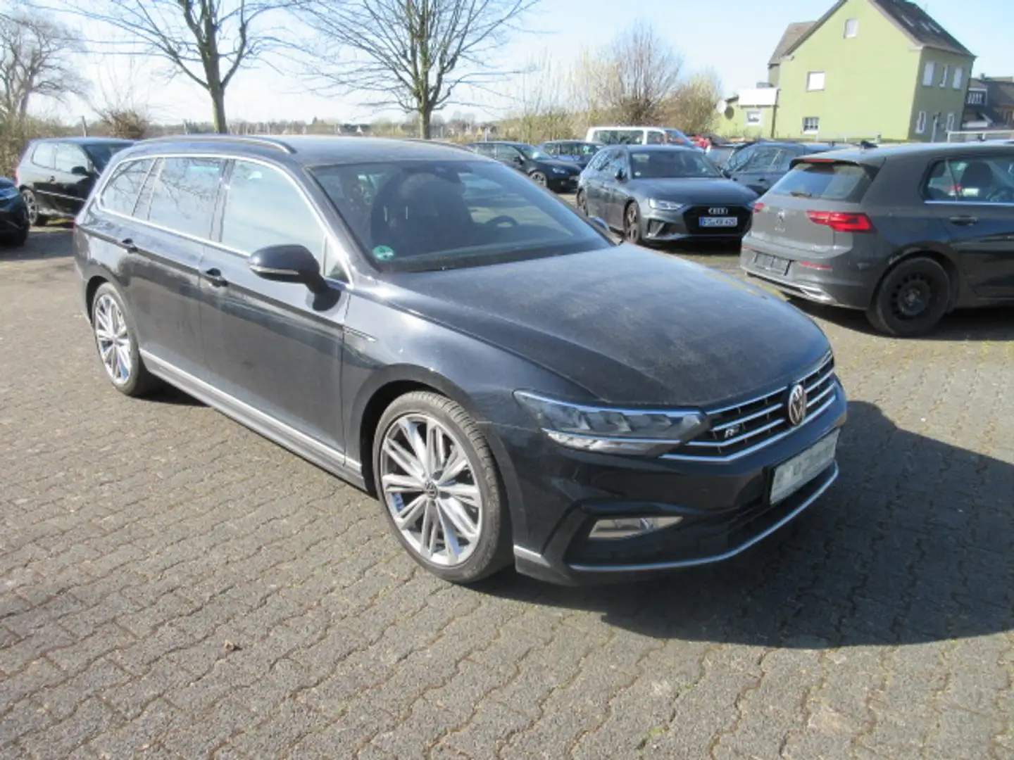 Volkswagen Passat Variant Business R-Line 2.0 TDI DSG NAVI AHK ALU 19 LEDER KAMERA SITZHZG Schwarz - 1