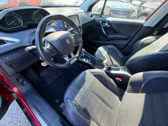 Peugeot 2008 view 8