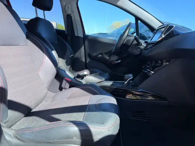 Peugeot 2008 view 13