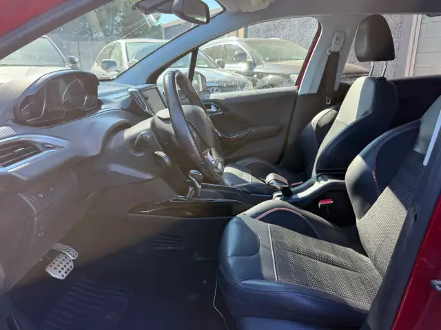 Peugeot 2008 view 9