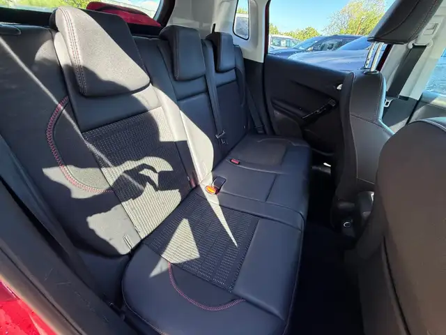 Peugeot 2008 view 12