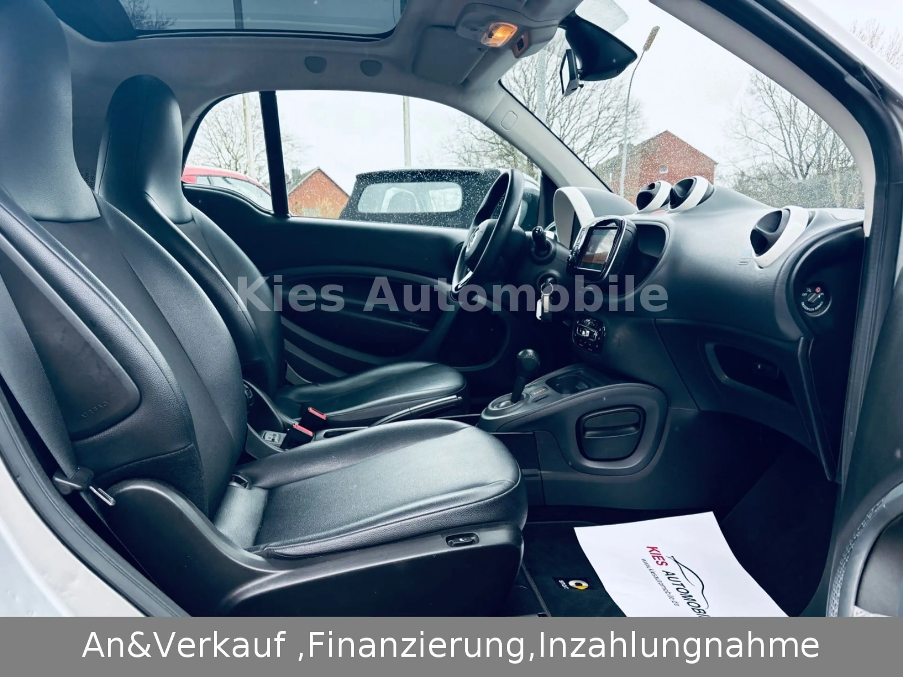 smart forTwo Prime AUTOM/LEDER/NAVI/PANO/SITZH/KLIMA — photo 15