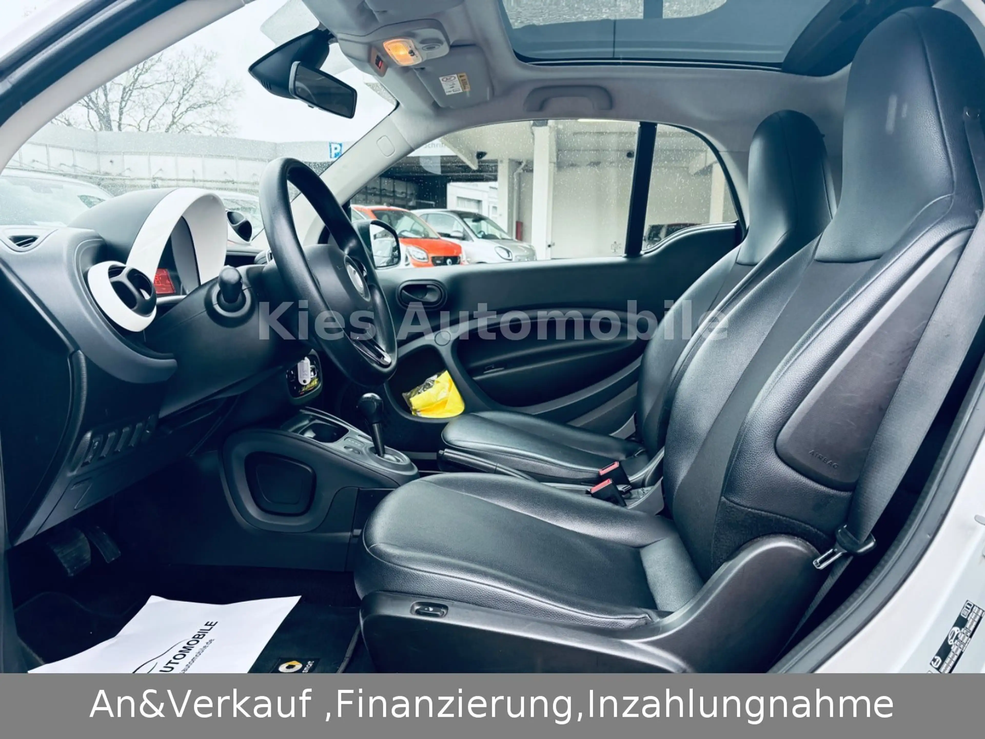 smart forTwo Prime AUTOM/LEDER/NAVI/PANO/SITZH/KLIMA — photo 14