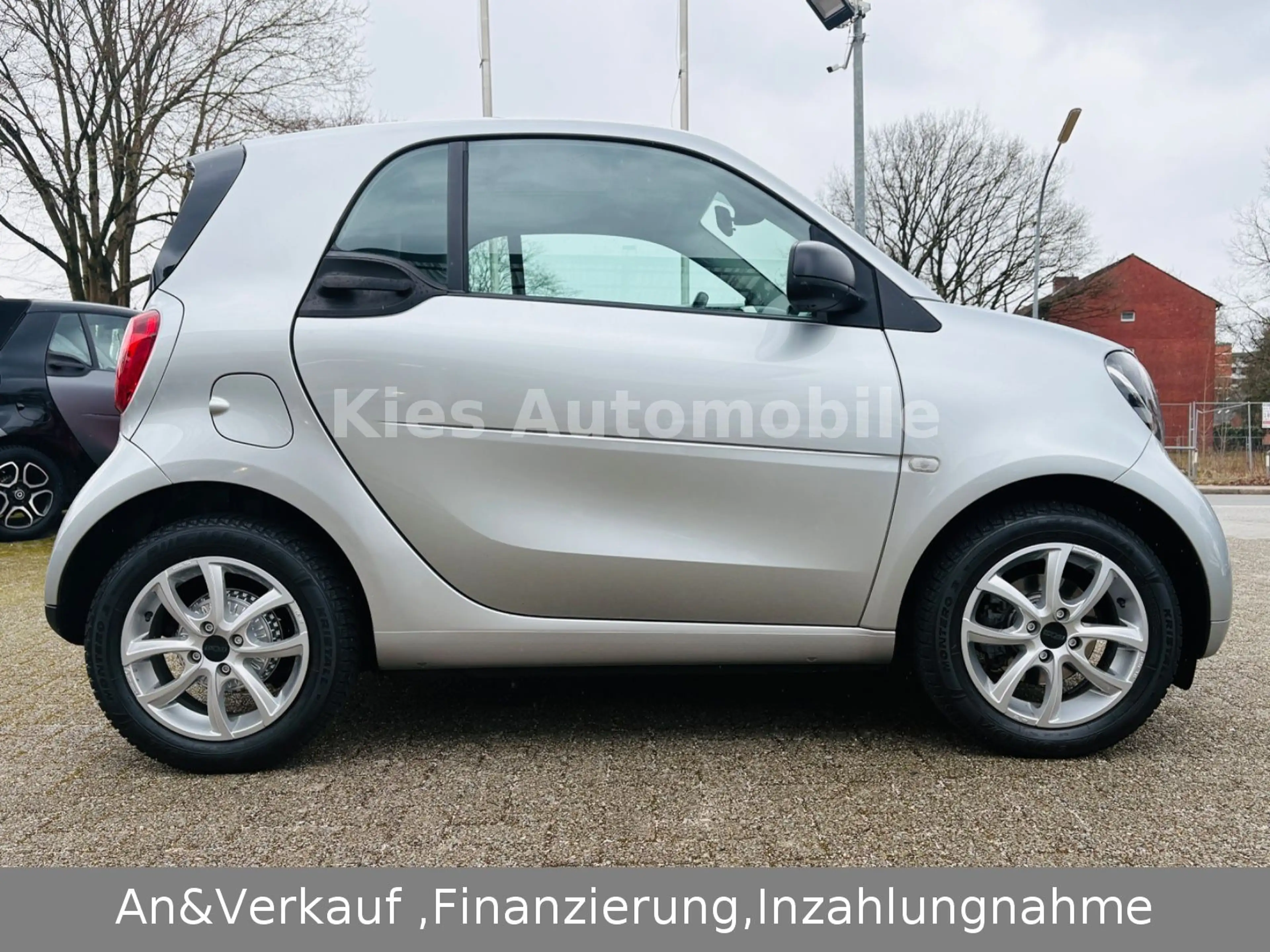 smart forTwo Prime AUTOM/LEDER/NAVI/PANO/SITZH/KLIMA — photo 6