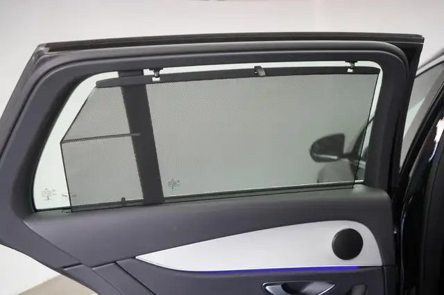Mercedes-Benz 300 view 10