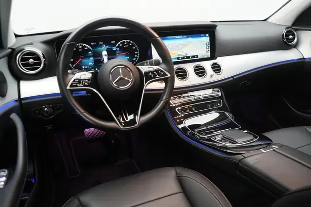 Mercedes-Benz 300 view 14