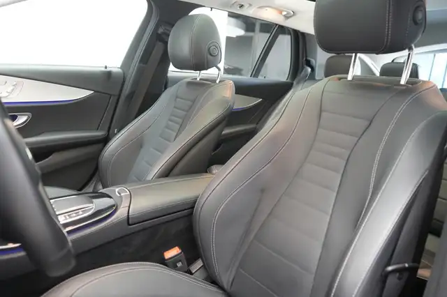 Mercedes-Benz 300 view 12